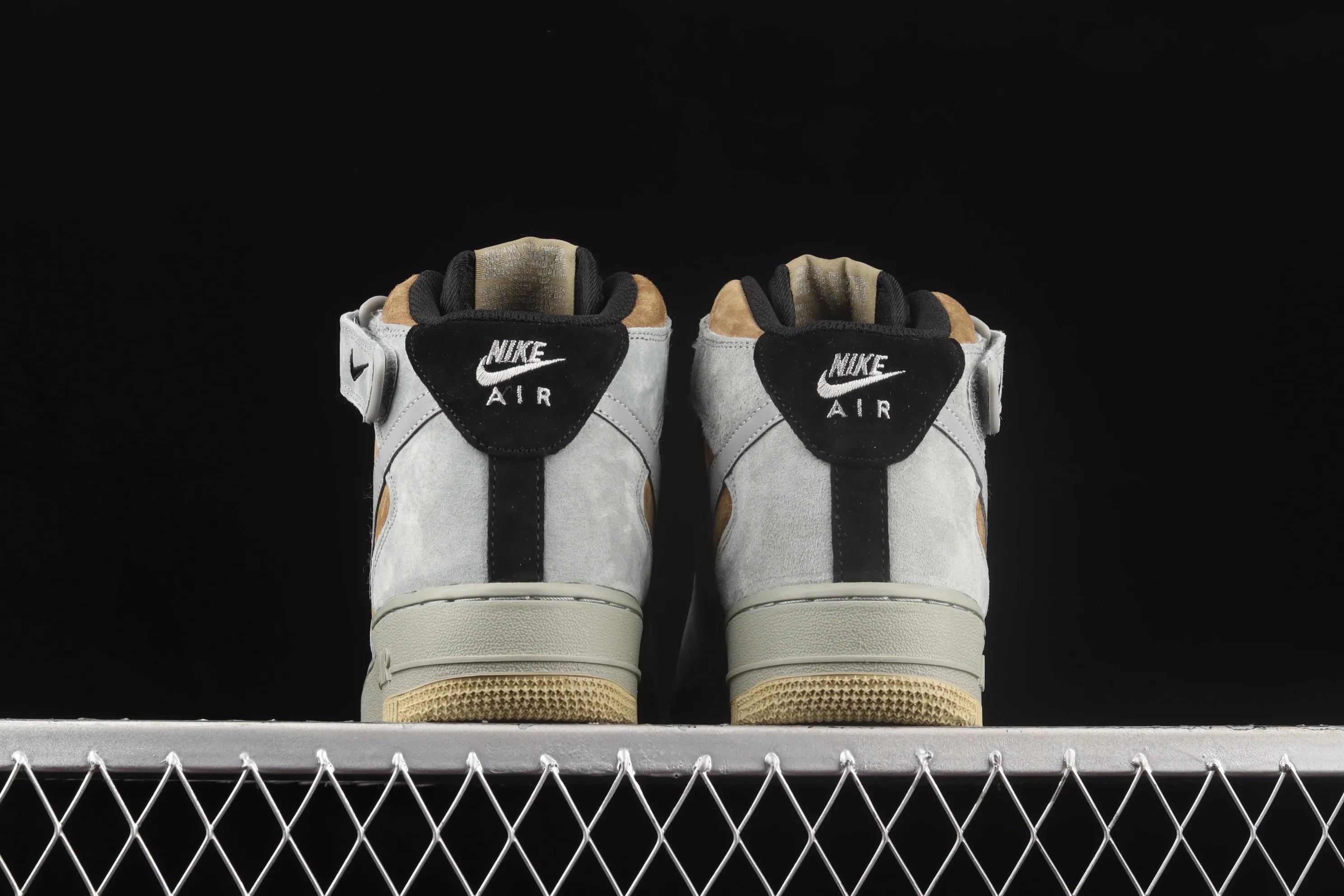 All categories Nk Air Force 1 Air Force series Nk Air Force 1 Mid Air Force mid-top Nk Air Force 1'07 Mid "Christmas" Christmas tree theme color Air Force 1 low-top casual sneakers CQ5059-118